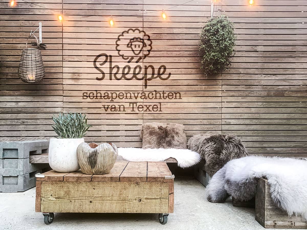 Use your Texel sheepskin as an ideal outdoor addition to your garden chair! 